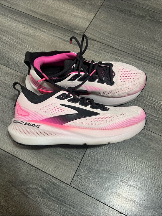 Brooks Shoes - Brooks Women's Running Sneakers in Pink and Black